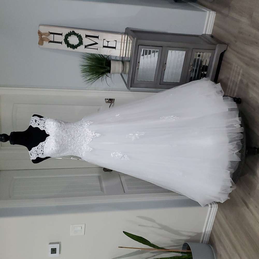 Elegant White Gown Wedding Dress